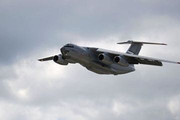 ВКС РФ получили новый тяжелый военно-транспортный самолет Ил-76МД-90А