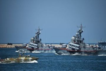 Российские корабли провели ракетные стрельбы на учениях в Черном море