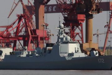 Группа боевых кораблей ВМС Китая направлена к побережью Сомали