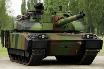 Франция отправит танки и военных к границам России