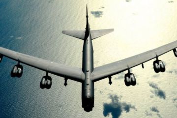 Американские бомбардировщики устроили акцию устрашения над Персидским заливом