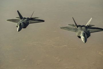 США перебросили истребители F-22 на базу в Катаре