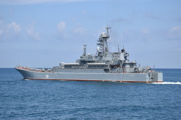 Российские военные начали учения в Черном море, где проходят маневры НАТО