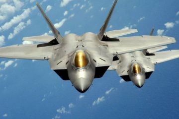 США угрожают России флотом F-22