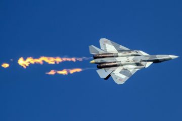Единственный истребитель, способный на равных сразиться с Су-57