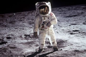 Взорвать Луну: зачем США хотели это сделать