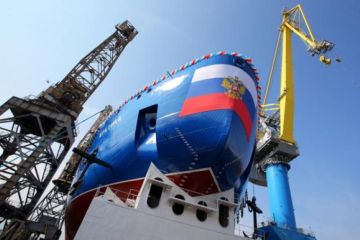 Россия, Китай и США срочно строят ледоколы, готовясь к схватке за нефть и газ