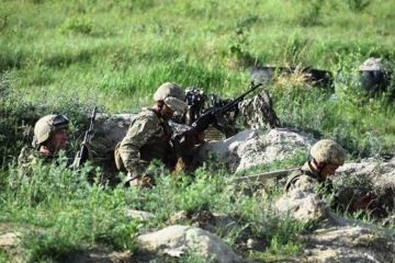 Украинская армия строит укрепления под Мариуполем