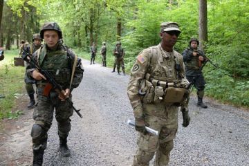 Американские наемники задержали и устроили допрос местному жителю в Донбассе