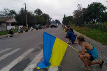 Под Житомиром местные жители встретили труп мертвого солдата ВСУ на коленях