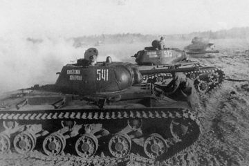 Экипаж "Клима Ворошилова" расстрелял 22 танка в одиночку