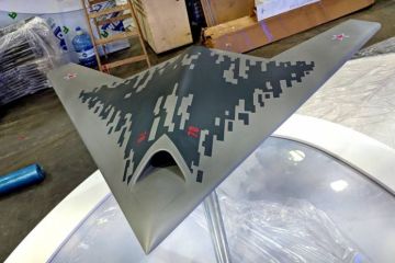 В сети появились снимки макета БПЛА "Охотник" с плоским соплом