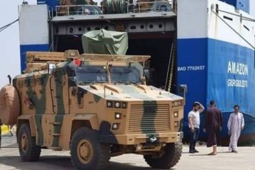 Эксперт заявил о запрещенных оружейных поставках в Ливию из Турции