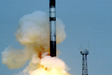 Отключить электронику на всём континенте? Легко! Ракетный комплекс "Воевода".