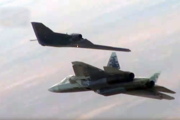 Красиво летят: Су-57 и "Охотник" впервые совершили совместный полет