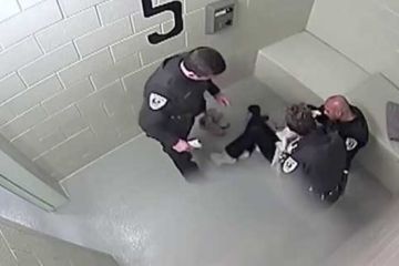 Добро пожаловать в демократию! Полиция США!