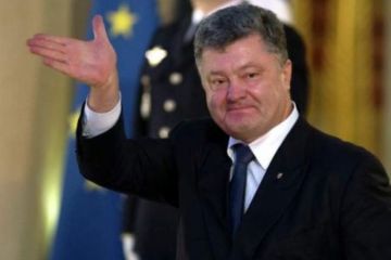 Порошенко сбежал в Лондон