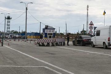 Высадят на границе: в Киеве предупредили о поездках в Крым