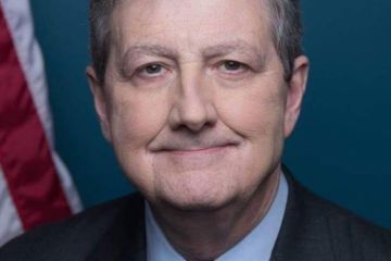 Сенатор США предложил ввести запрет для чиновников зарабатывать на Украине