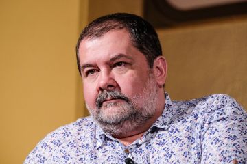 Писатель из РФ Лукьяненко предложил поделить Украину по примеру Чехословакии