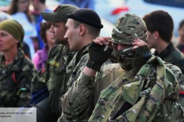 Если Зеленский прекратит атаку в Донбассе, Украину ждут кровавый путч и гражданская война