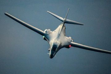 В чем американский бомбардировщик B-1 уступает Ту-160