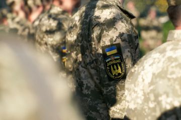 Донбасс сегодня: танки бьют по ДНР, националисты разоружают и расстреливают бойцов ВСУ