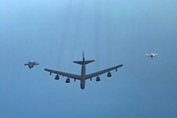 "Серьезная угроза": самолет США отрепетировал сброс атомной бомбы на Крым