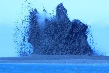 "Обречен": грязевой вулкан уничтожит Крымский мост