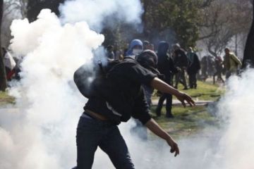 Как студенты в Чили устроили красный и горячий бунт из-за трех рублей