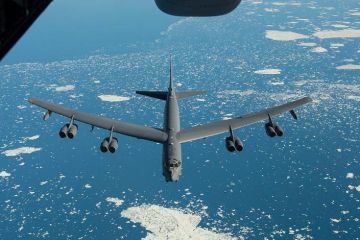 B-52 взяли курс на Сочи и Крым