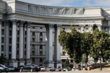 Украина расписалась в политическом кризисе планами на переговоры о "возвращении" Крыма