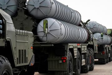 С-400 с двух сторон: Россия взяла НАТО в клещи