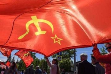 Карлсон предал коммунизм. Орда