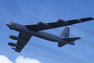 Американские бомбардировщики разваливаются прямо в воздухе