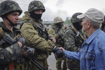 «Солдат, войну пора заканчивать»: жители Донбасса обратились к бойцам ВСУ