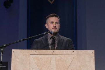 Билецкий срочно обратился к украинцам из-за действий Зеленского в Донбассе