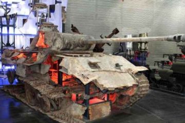 Из пушки Т-90 стрельнули по трофейной немецкой Пантере: Будущее встретилось с прошлым