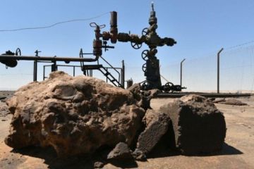 Эксперты рассказали об американских ЧВК, помогающим курдским боевикам красть нефть в Сирии