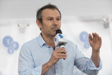 Вакарчук «не сдается без боя» и продолжает активно зарабатывать на РФ