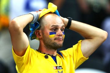 Венгрия начала отбирать выданные украинцам паспорта