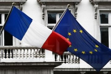 Франция корректирует диалог с Россией после разрыва стратегических договоров США