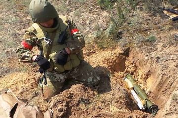 Делают тайники: вооруженные радикалы заходят на оставленные позиции ВСУ