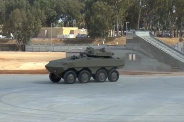 Большой и тяжелый: израильский БТР "Эйтан" получил пушку и ракеты