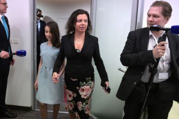 "Дамбас, кагбэ, ихний": Симоньян отыскала примеры "клоачного" русского в постах профессора ВШЭ