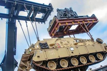 Прибалтика клянчит у США ракеты и вертолеты