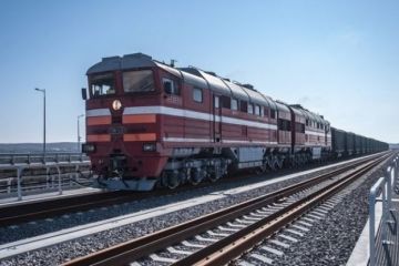 Железнодорожное движение по Крымскому мосту снимет с полуострова украинскую блокаду