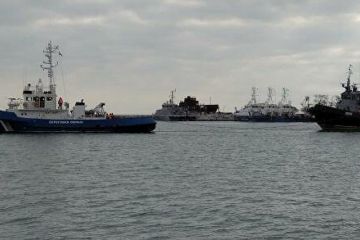 Украинские корабли, задержанные в Черном море, покинули керченский порт