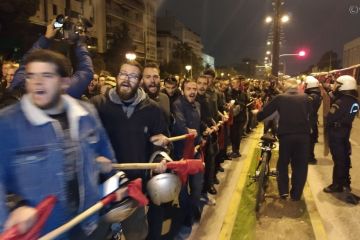 Молодежь в Афинах требует выхода Греции из НАТО. Колонка Владимира Тулина