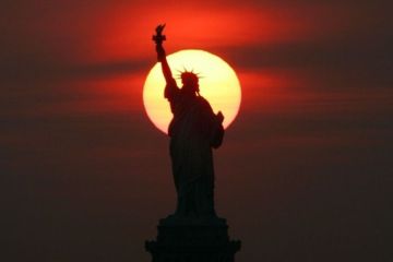 Американскую демократию уничтожат вместе с Трампом – гражданам не дадут и шанса повлиять на политику США